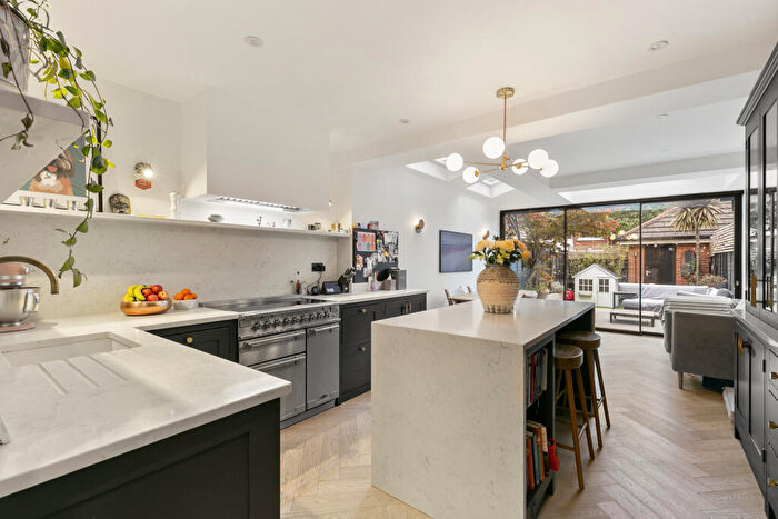 4 Bedroom Terraced House For Sale In Aston Terrace, SW12