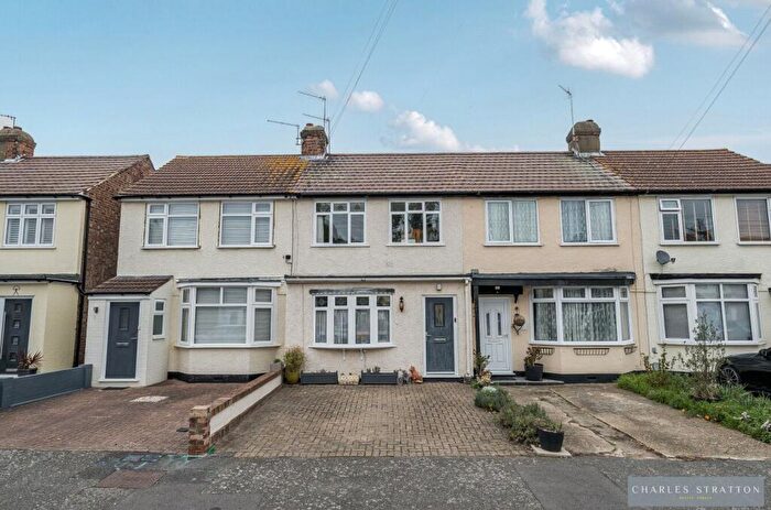 2 Bedroom Terraced House For Sale In Recreation Avenue, Romford, RM7