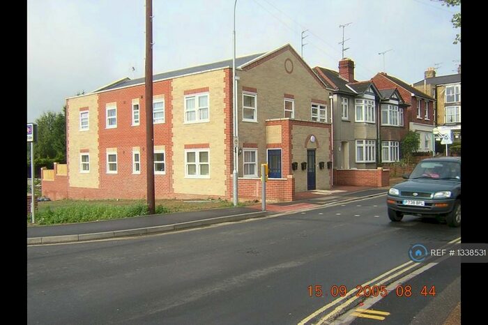 2 Bedroom Flat To Rent In St. Johns Road, Ryde, PO33