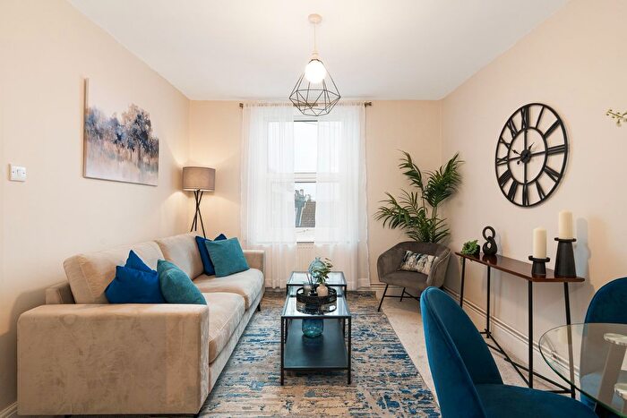2 Bedroom Flat For Sale In Queens Park Road, Brighton, East Sussex, BN2