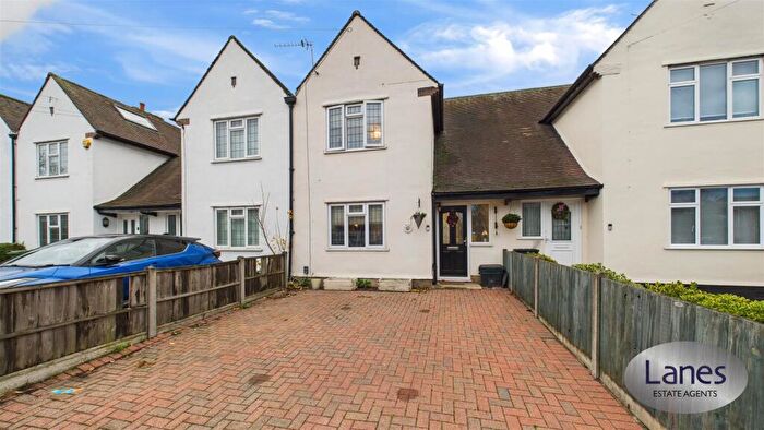 2 Bedroom Terraced House For Sale In Blindmans Lane, Cheshunt, EN8