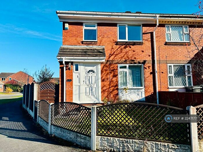 3 Bedroom Semi-Detached House To Rent In Kestrel Grove, Leeds, LS17