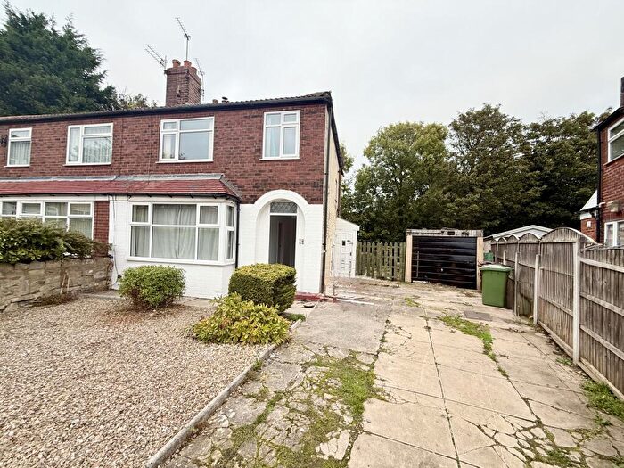 3 Bedroom Semi-Detached House To Rent In Brander Grove, Leeds, LS9