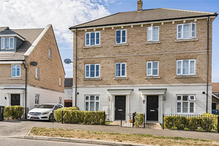 4 Bedroom Semi Detached House For Sale In Brooke Way, Stowmarket, Suffolk, IP14