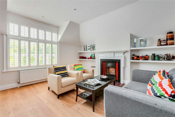 2 Bedroom Flat To Rent In Clapham Common West Side, Clapham, SW4