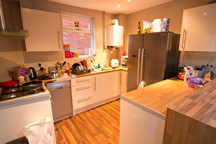 5 Bedroom Apartment To Rent In Freegrove Road, London, N7