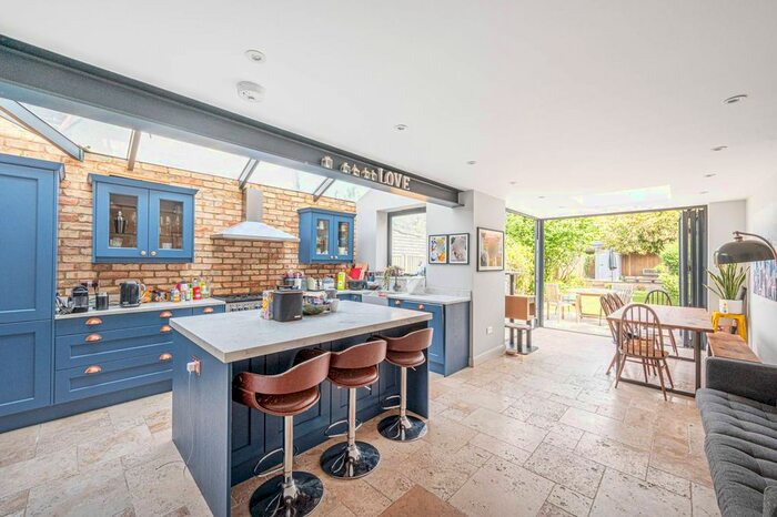 5 Bedroom Terraced House To Rent In Elm Park Road, Finchley, London, N3