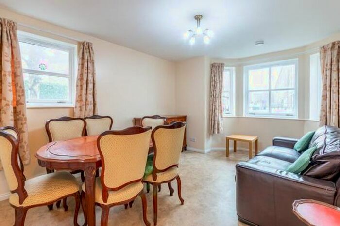 2 Bedroom Flat To Rent In St Leonards Street, Edinburgh, EH8