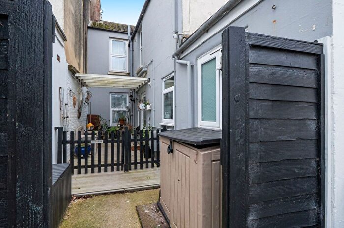 2 Bedroom Property For Sale In Nyewood Place, Bognor Regis, PO21