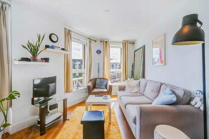 2 Bedroom Flat To Rent In Queensland Road, Islington, N7