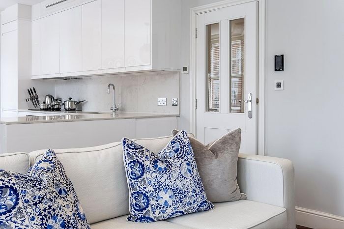 3 Bedroom Flat To Rent In King Street, London, W6