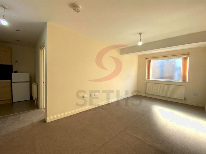 1 Bedroom Flat To Rent In Davenport Road, Leicester, LE5