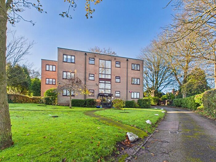 2 Bedroom Apartment For Sale In Vesey Close, Four Oaks, B74