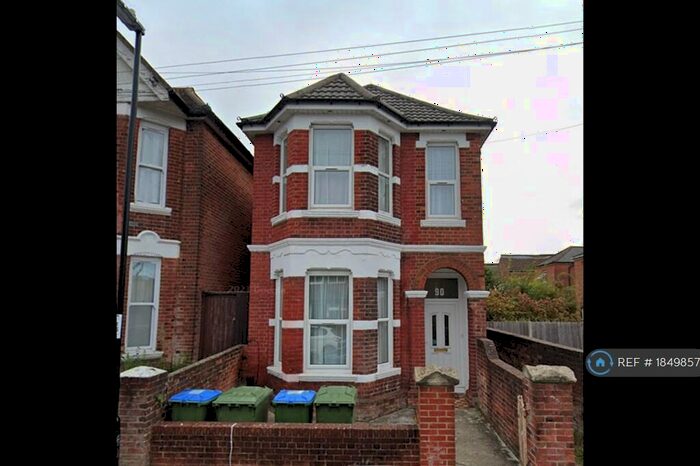 5 Bedroom Detached House To Rent In Cedar Road, Southampton, SO14