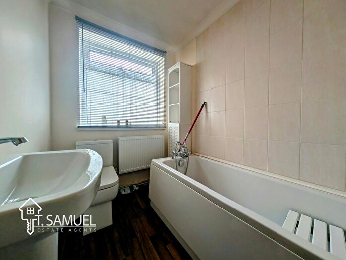 3 Bedroom Terraced House For Sale In High Street, Mountain Ash, CF45