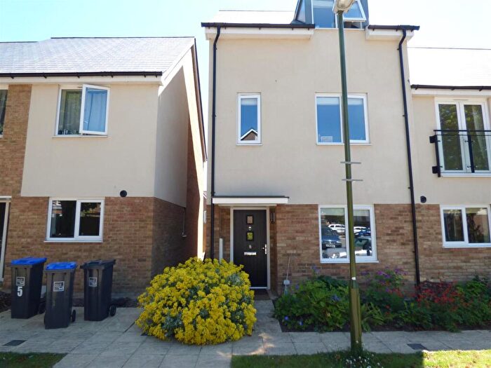 4 Bedroom End Of Terrace House To Rent In Coral Close, Shoreham By Sea, BN43