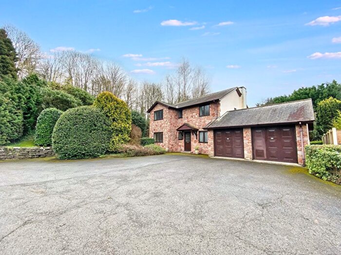 4 Bedroom Detached House For Sale In Station Road, Tiverton, EX16