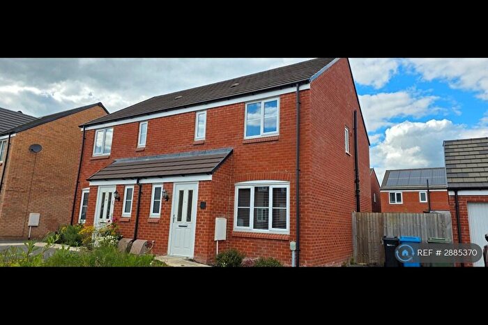 3 Bedroom Semi-Detached House To Rent In Manningham Lane, Kettering, NN15