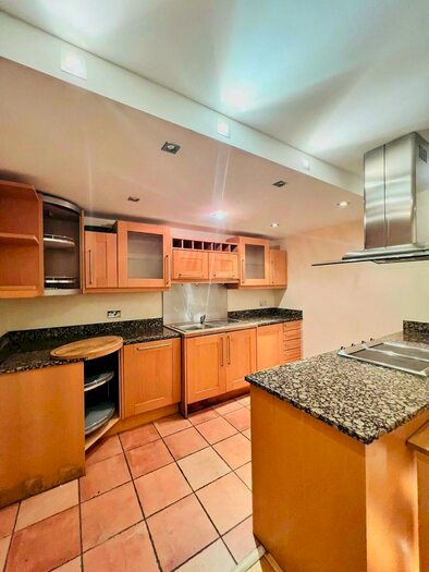 2 Bedroom Flat To Rent In Millharbour, Canary Wharf, South Quay, London, E14