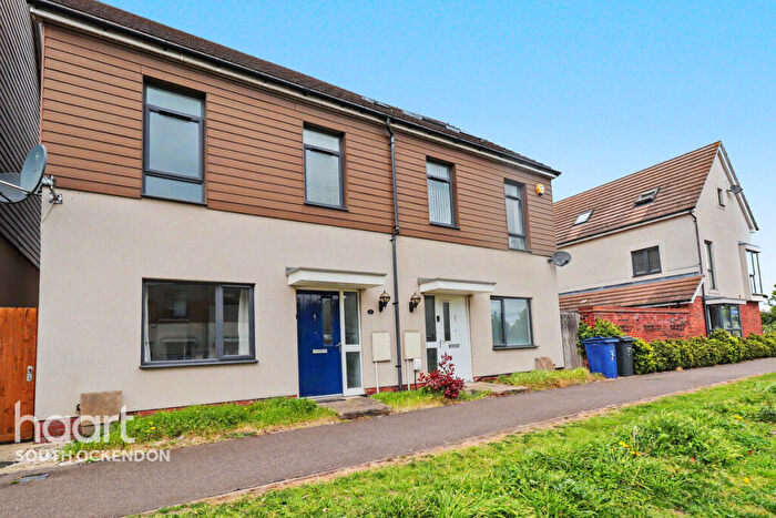 3 Bedroom Semi Detached House For Sale In Belhouse Avenue, Aveley, RM15