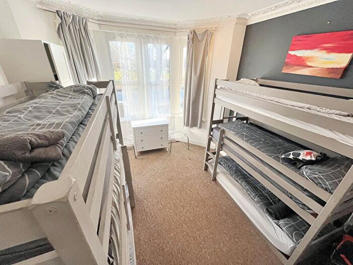 6 Bedroom Terraced House For Sale In Taff Embankment, Grangetown, Cardiff, CF11