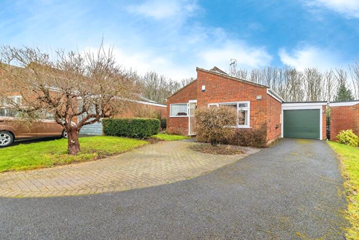 2 Bedroom Bungalow For Sale In Chestnut Rise, Leighton Buzzard, Bedfordshire, LU7