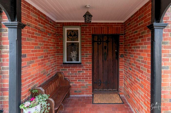 5 Bedroom Detached House For Sale In Nunwell Street, Sandown, PO36