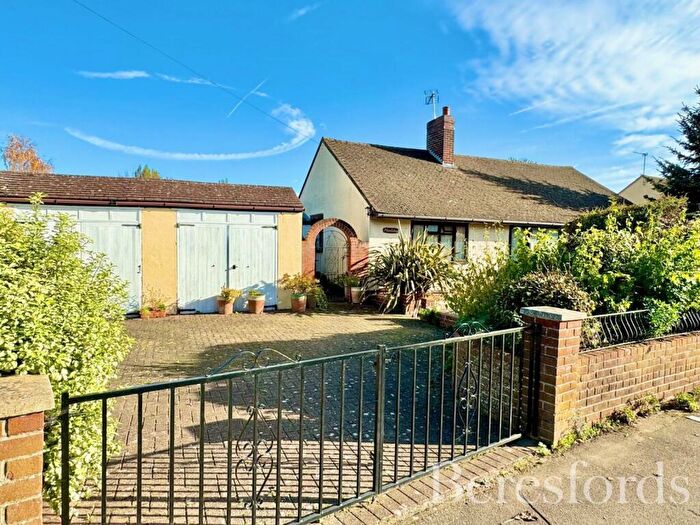 2 Bedroom Bungalow For Sale In Plume Avenue, Colchester, CO3