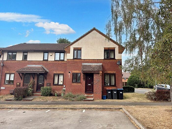 1 Bedroom Terraced House For Sale In Norwood Lane, Newport Pagnell, MK16