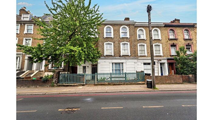 2 Bedroom Flat For Sale In Flat A, Manse Road, Stoke Newington, London, N16