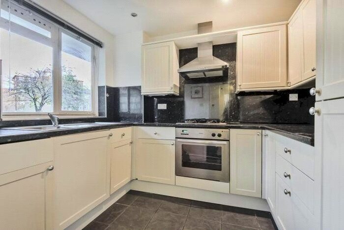 1 Bedroom Flat To Rent In Augustus Road, London, SW19