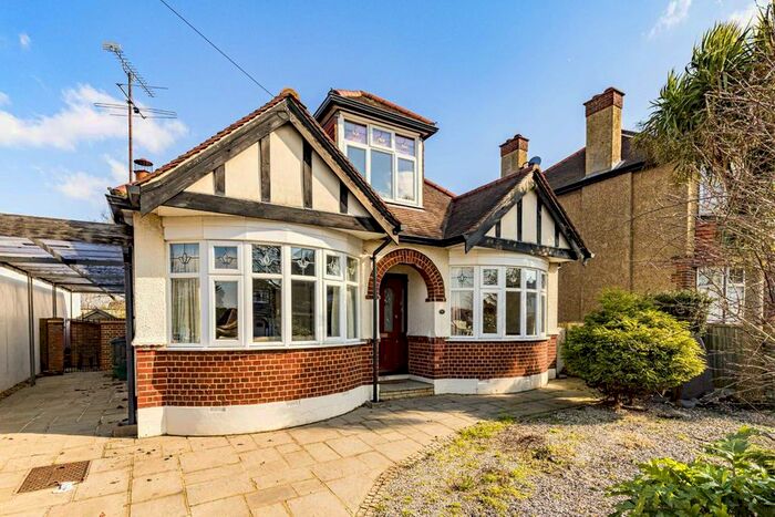 4 Bedroom Detached House To Rent In Grand Avenue, Berrylands, Surbiton, KT5