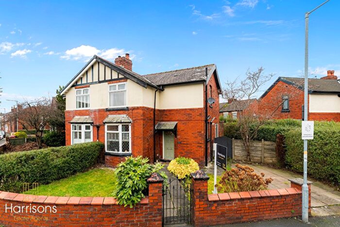 3 Bedroom Semi-detached House For Sale In The Avenue, Westhoughton, Bolton, Lancashire, BL5