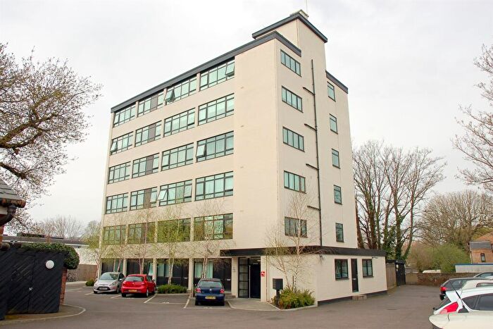 2 Bedroom Flat For Sale In Celmeres Court, City Centre, Chelmsford, CM2