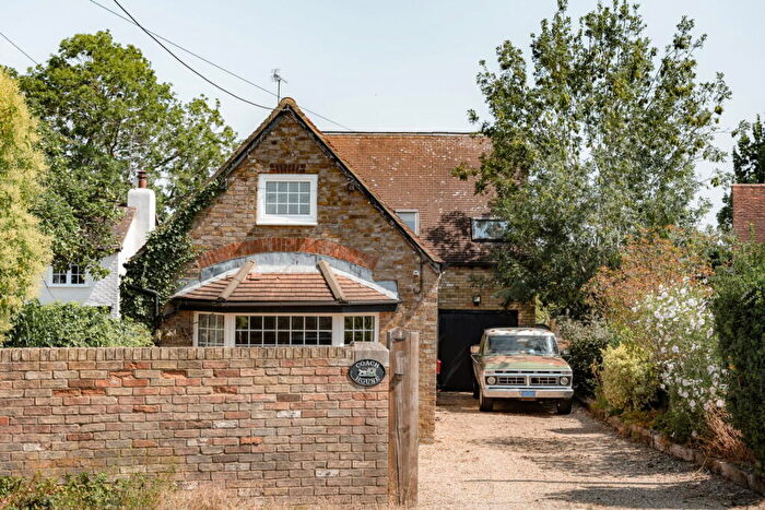 4 Bedroom Detached House For Sale In Northall, Buckinghamshire, LU6
