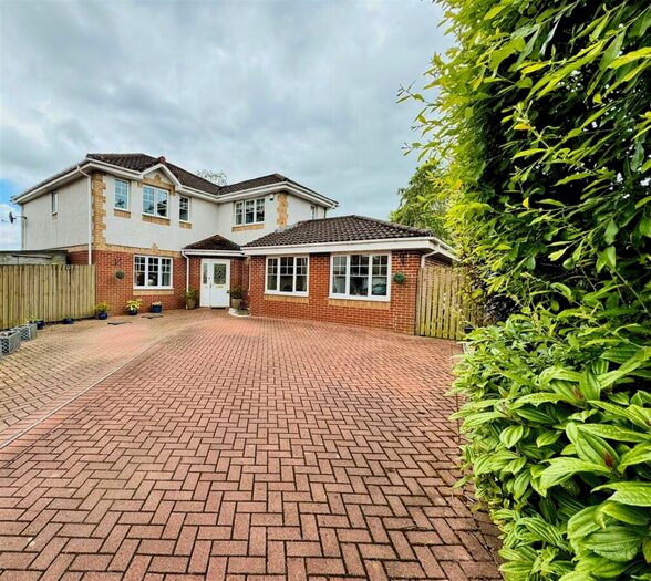 4 Bedroom House For Sale In Loanfoot Gardens, Braidwood, Carluke, ML8