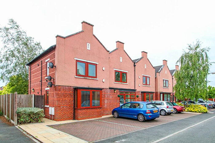 2 Bedroom Apartment For Sale In Jewel Close, Urmston, Manchester, M41