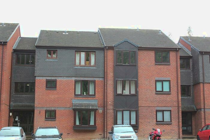 1 Bedroom Flat To Rent In Kinnerton Way, Exeter, EX4