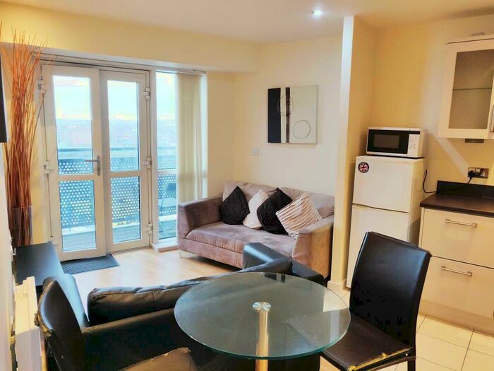 1 Bedroom Apartment To Rent In Masshouse Plaza, Birmingham, B5