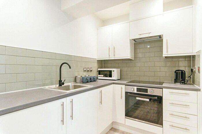 1 Bedroom Apartment For Sale In Foxberry Road, London, SE4