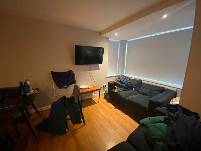 4 Bedroom Semi-Detached House To Rent In Chapel Court, Castle Boulevard, Nottingham, NG7