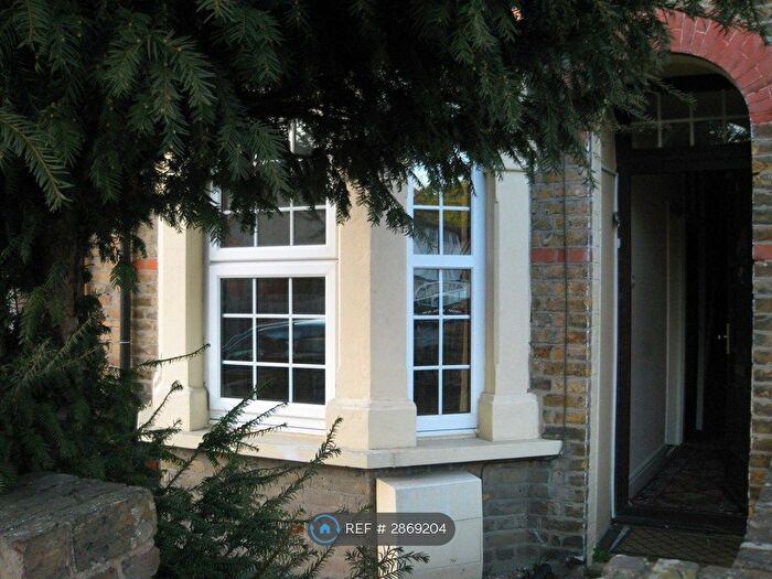 Studio To Rent In Warwick Road, West Drayton, UB7