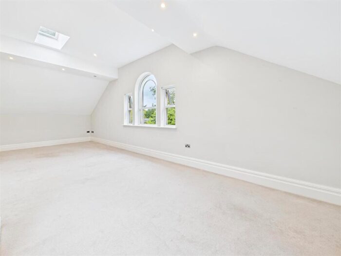2 Bedroom Apartment To Rent In Whirlow Grange, Whirlow Grange Close, Sheffield, S11