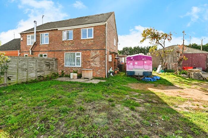 3 Bedroom Semi-Detached House For Sale In Bullock Road, King'S Lynn, Norfolk, PE34