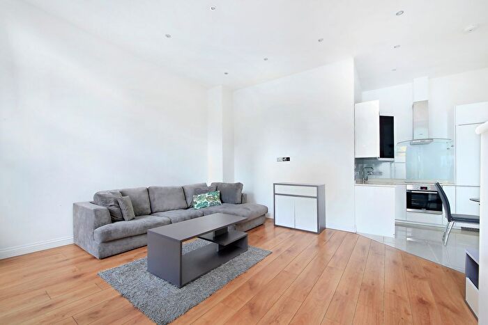 1 Bedroom Flat To Rent In Gwynne Road, Battersea Park, SW11