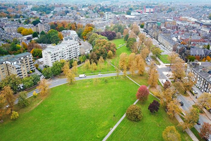 3 Bedroom Flat For Sale In Byron Court, Beech Grove, Harrogate, HG2