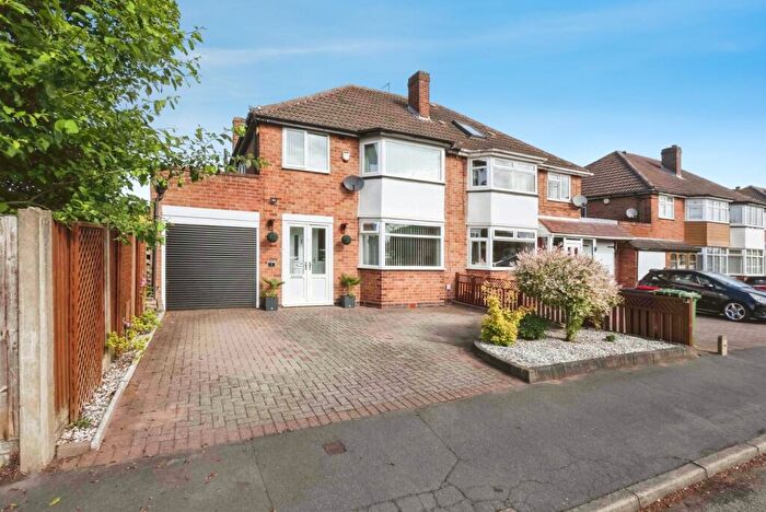 3 Bedroom Semi-Detached House For Sale In Salisbury Drive, Water Orton, Birmingham, Warwickshire, B46
