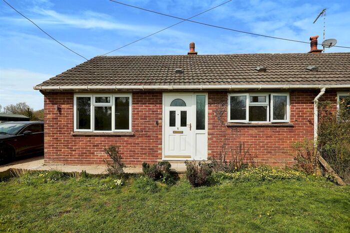1 Bedroom Semi-Detached Bungalow For Sale In Stroud Bungalows, Silton, Gillingham, SP8