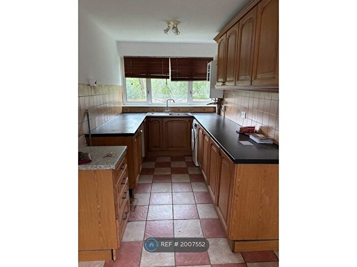 2 Bedroom Flat To Rent In Glamis House, Brentwood, CM14