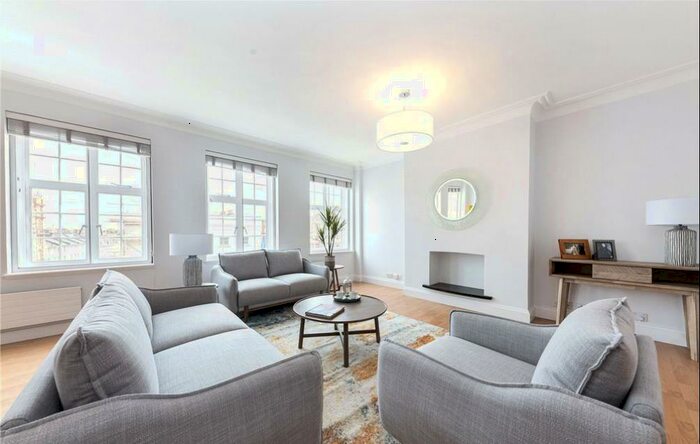 3 Bedroom Apartment To Rent In Circus Road, St John's Wood, London, NW8